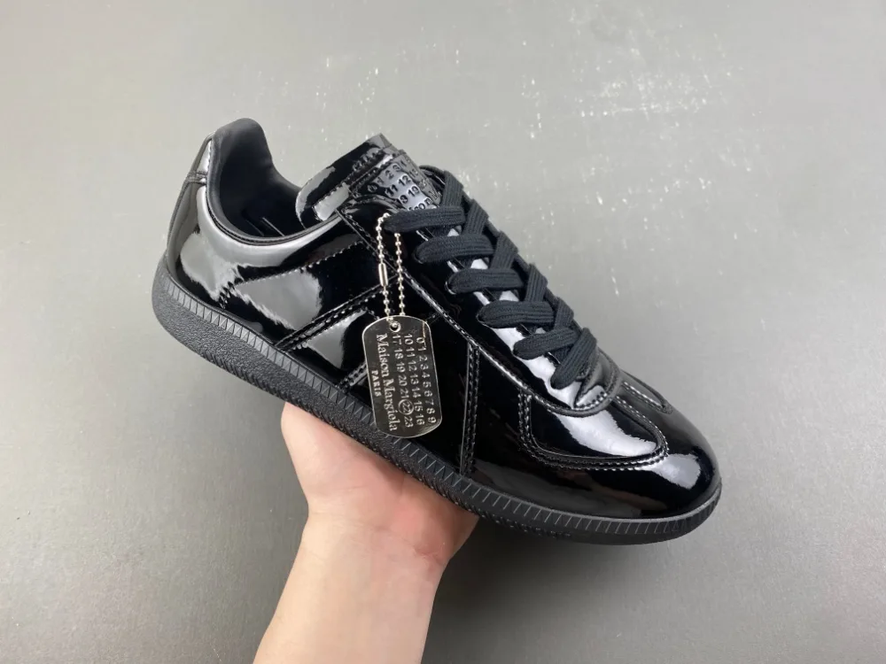 Maison Margiela Replica “Full Black” — photo 3 of 17