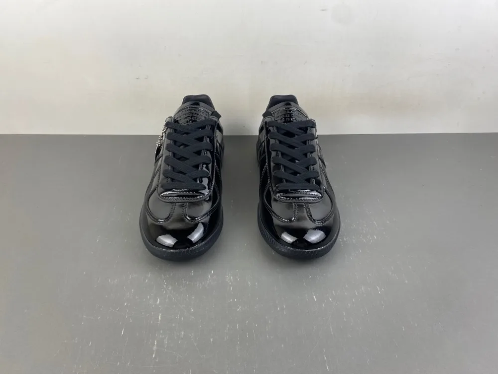 Maison Margiela Replica “Full Black” — photo 4 of 17
